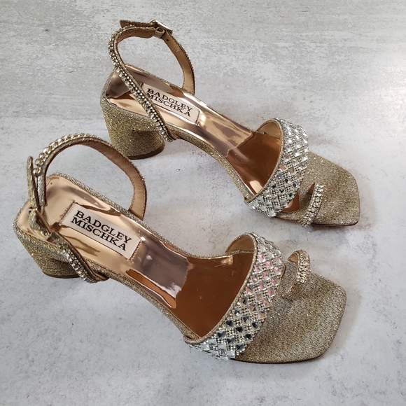 BADGLEY MISCHKA Collection Beatrice Embellished Rinestone Sandal Paltino - Picture 3 of 8